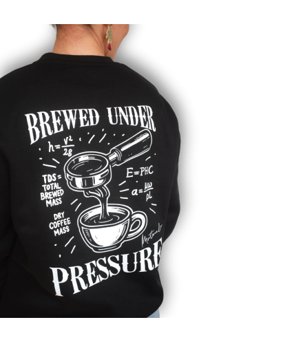 Sudadera negra Brewed Under Pressure | Merchandising Montecelio Café